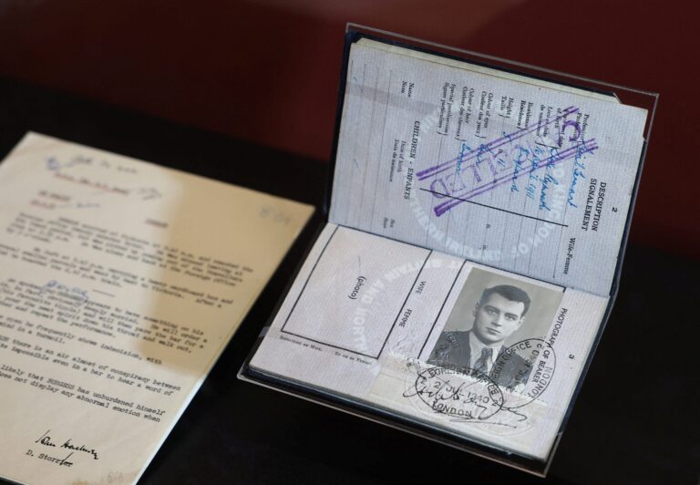 British spy activities revealed in London museum’s exhibit of ‘official secrets’