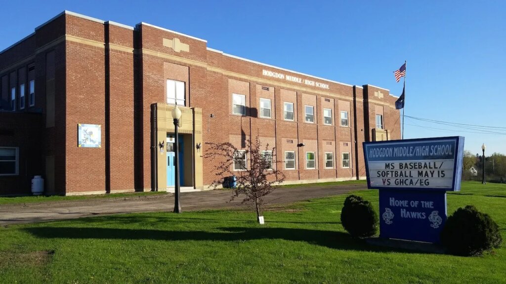 Maine vs. Trump: School district moves to ban trans athletes from girls’ sports Maine vs. Trump: School district moves to ban trans athletes from girls’ sports