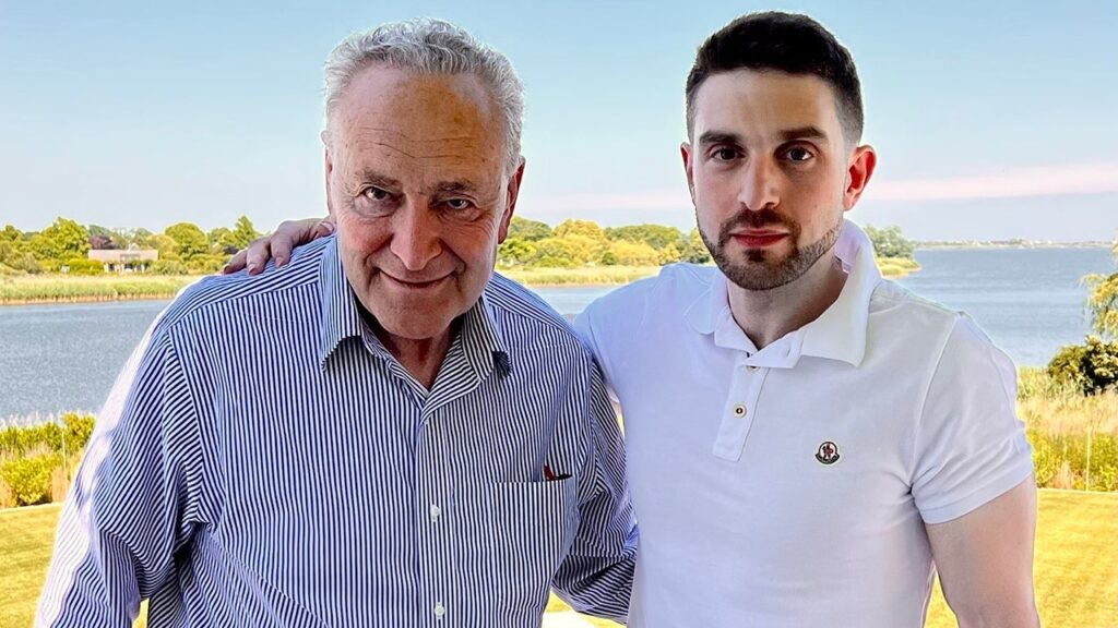 Left-wing outlet reveals embarrassment within Soros network over son’s out of touch social media posts Left-wing outlet reveals embarrassment within Soros network over son’s out of touch social media posts