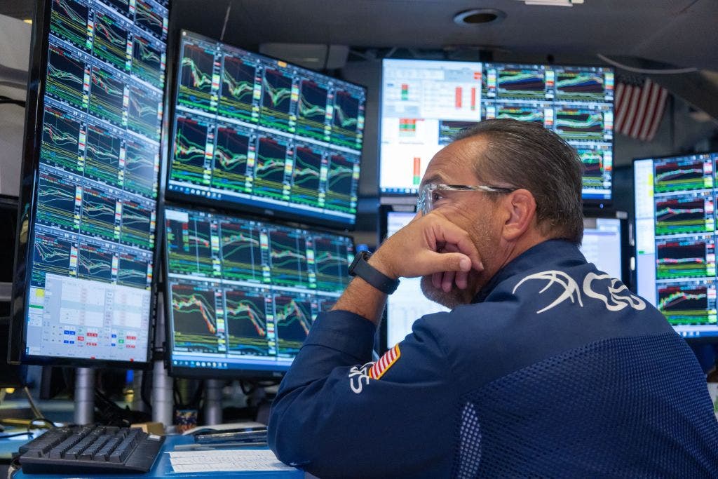Trump tariffs lead to wild week on Wall Street Trump tariffs lead to wild week on Wall Street