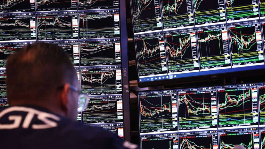 How should investors handle your 401(k) or IRA during market volatility? How should investors handle your 401(k) or IRA during market volatility?