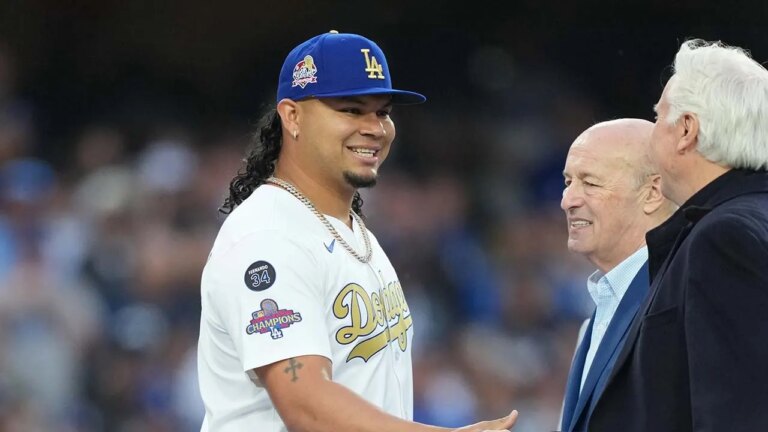 Dodgers’ Trump visit: Reliever opts for ‘brown house’ instead