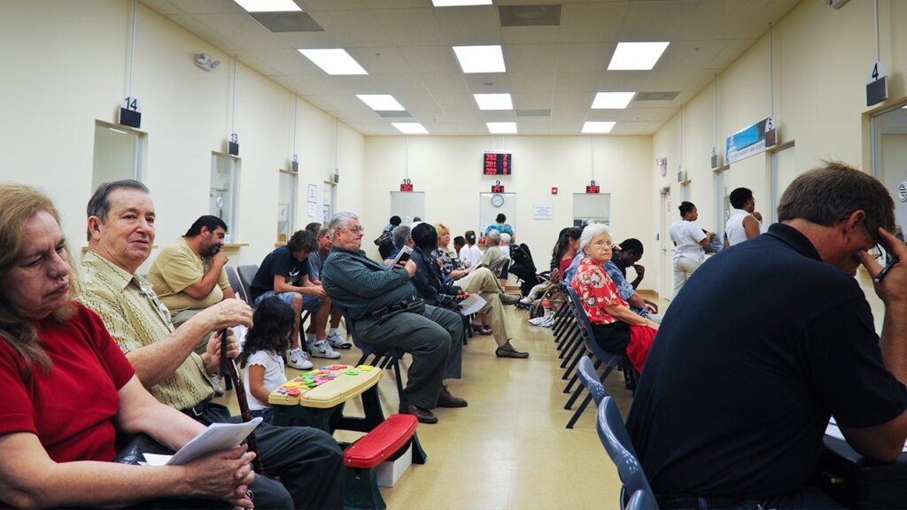 Americans panic to get ‘Real IDs’ as motor vehicle bureaus extend hours, host events Americans panic to get ‘Real IDs’ as motor vehicle bureaus extend hours, host events