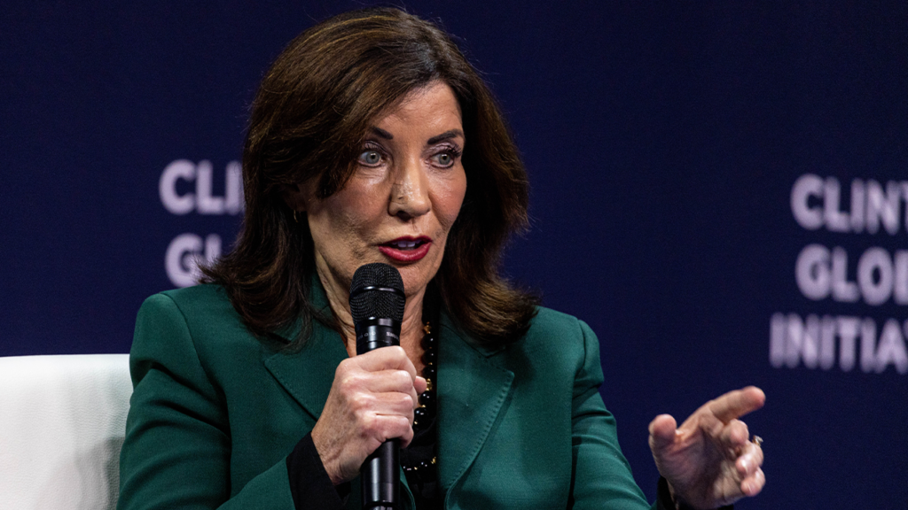 Hochul, New York lawmakers agree on charge for wearing mask while committing a crime Hochul, New York lawmakers agree on charge for wearing mask while committing a crime