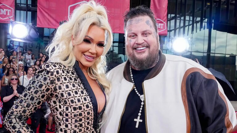 Jelly Roll reveals bad habit that ‘drives’ wife Bunnie Xo ‘absolutely crazy’
