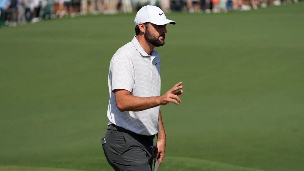 Masters moment: Scottie Scheffler drains long-range birdie putt Masters moment: Scottie Scheffler drains long-range birdie putt