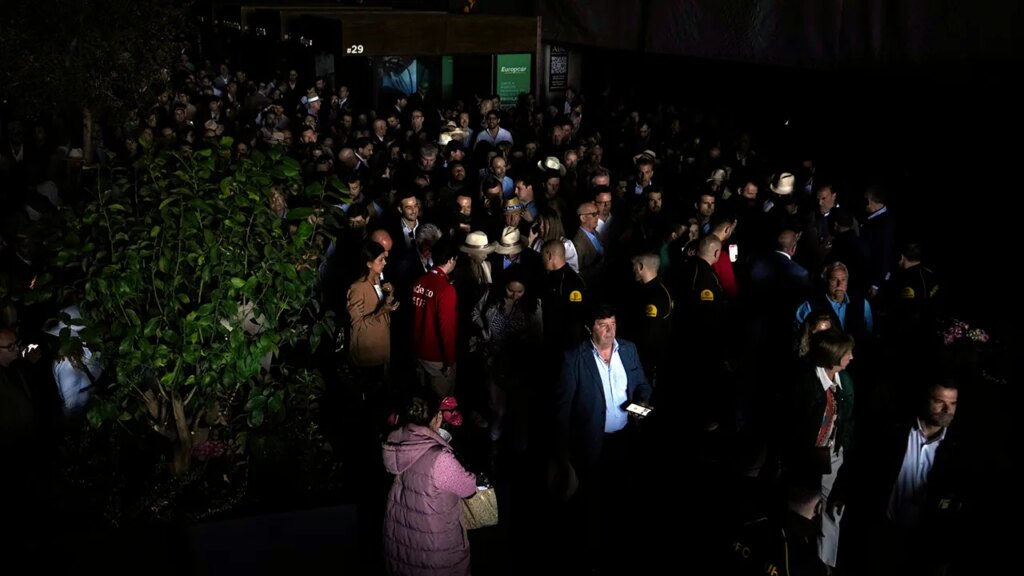 Spain, Portugal hit with massive power outage, causing travel chaos Spain, Portugal hit with massive power outage, causing travel chaos