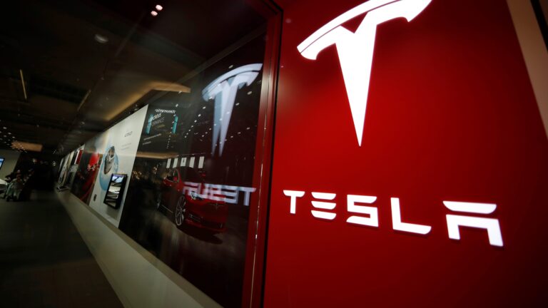 Tesla sales would remain strong even if EV tax credit eliminated, expert predicts