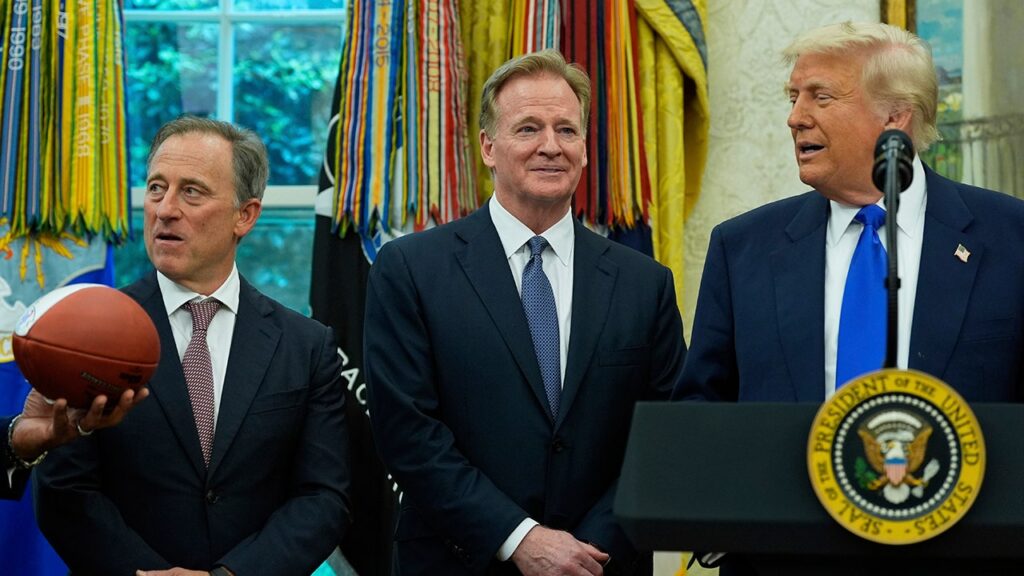 Trump announces NFL Draft to take place on National Mall Trump announces NFL Draft to take place on National Mall