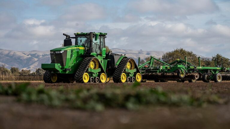 John Deere uses artificial intelligence to transform farming