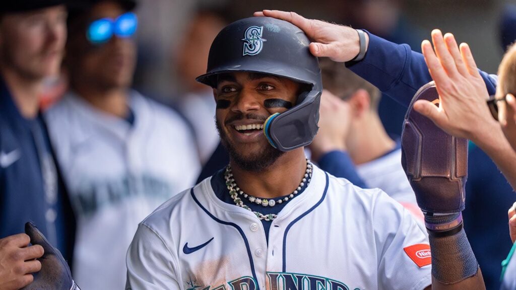 MLB news: Mariners’ Julio Rodriguez robs home run with sensational snag