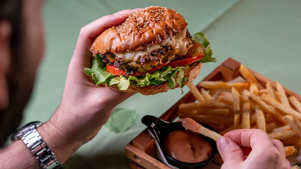 Blood and urine tests can show how much junk food you actually consume