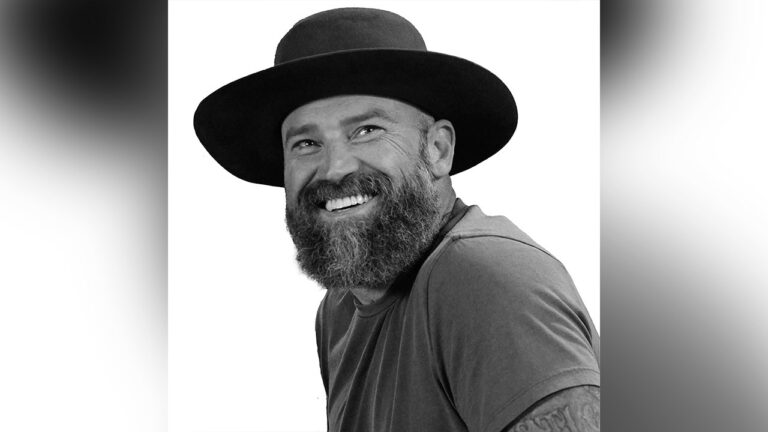 Zac Brown to receive Veterans Voice Award at American Music Awards Memorial Day