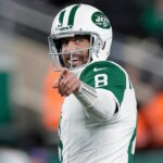 Aaron Rodgers officially signs Steelers’ one-year contract