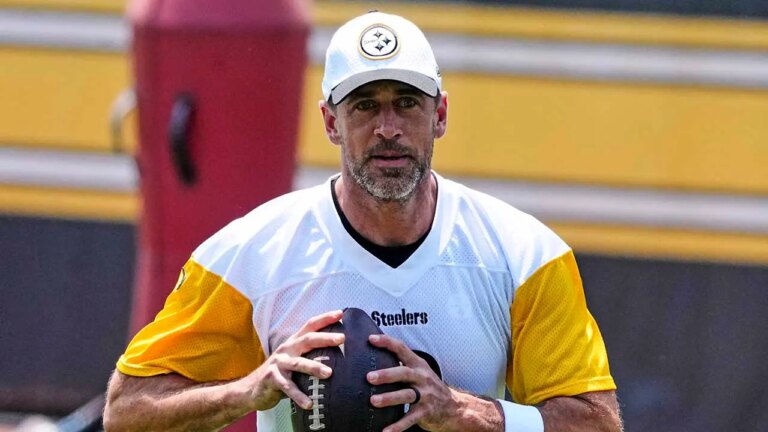 Aaron Rodgers’ final season announcement draws ire from Boston sports radio hosts