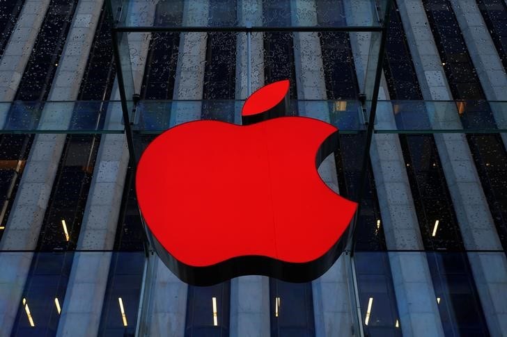 iOS 26 brings major updates to iPhone Messages, Phone app and interface