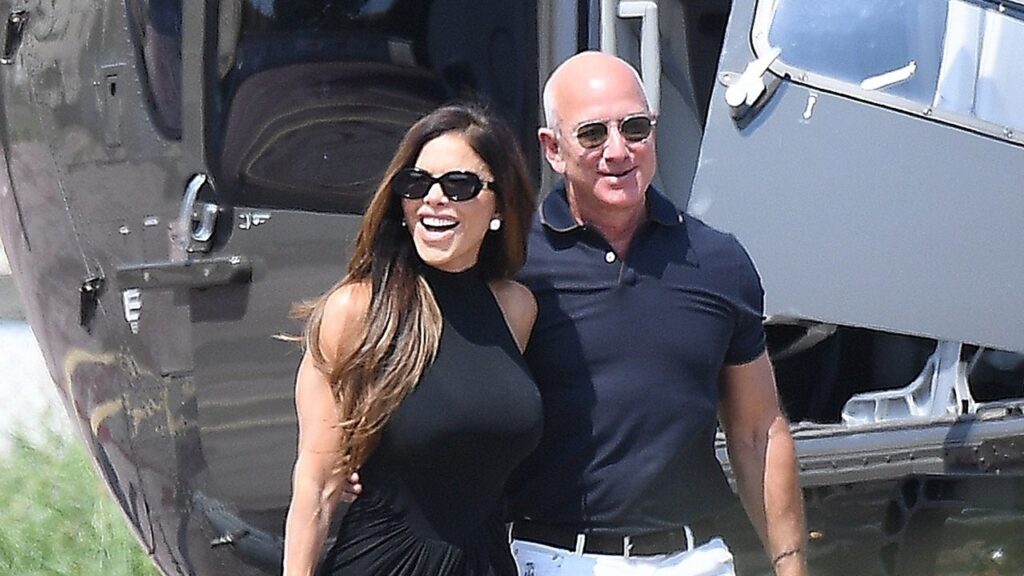 Bezos-Sánchez wedding celebrations kick off with Venice hotel arrival
