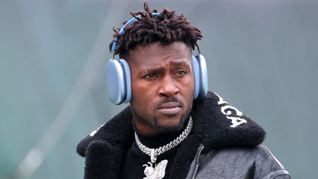 Antonio Brown swipes media amid attempted murder charge warrant Antonio Brown swipes media amid attempted murder charge warrant