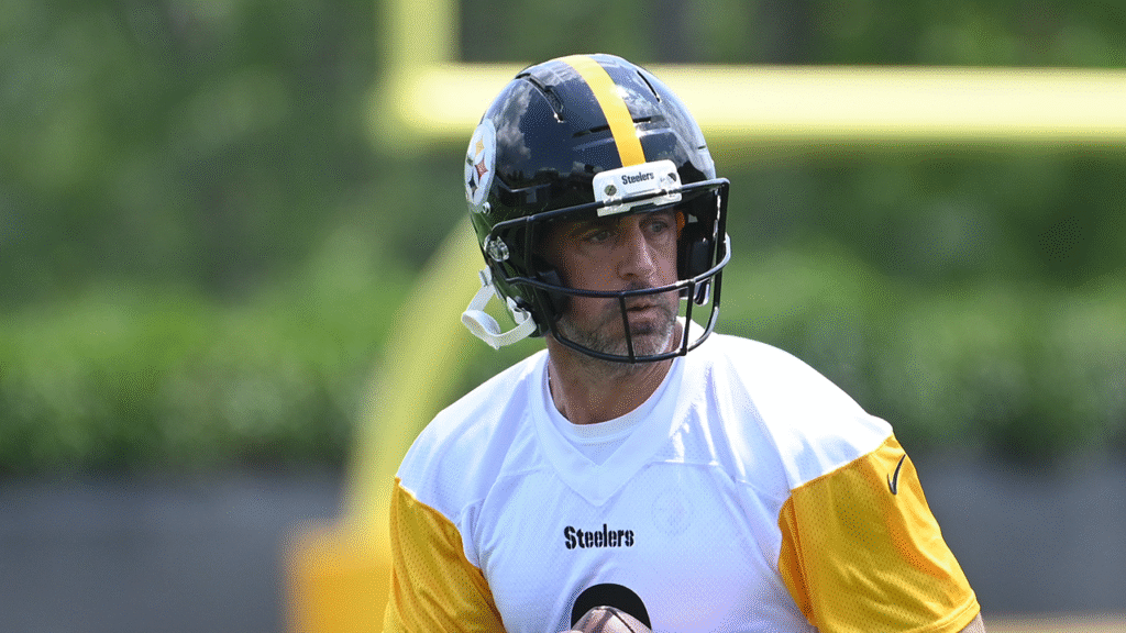Aaron Rodgers complains about helmet change at Steelers minicamp