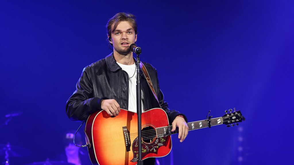 Nashville police investigate fatal crash involving singer Conner Smith