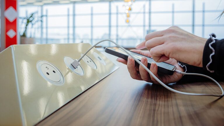Airline travelers need to know how hackers are using airport USB ports to steal info