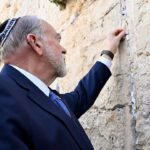 Huckabee defends Jewish connection to Israel through archaeological proof