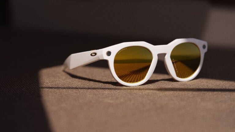 Meta partners with Oakley on new AI-powered performance glasses
