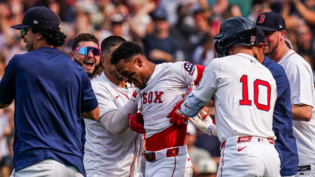 Rafaela hits shortest walk-off homer in Statcast era at Fenway Park