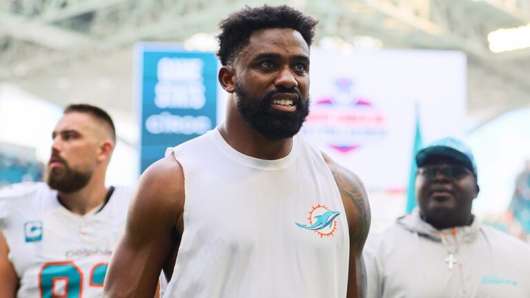 Dolphins’ Jonnu Smith trade garners criticism from former player