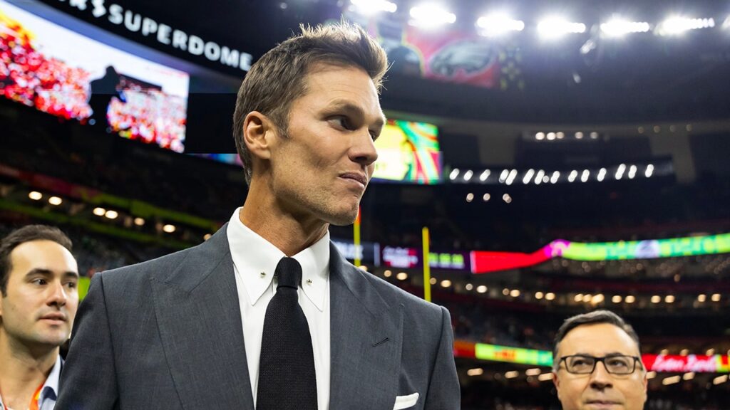 Tom Brady explains his broadcasting style toward Mahomes, other NFL players Tom Brady explains his broadcasting style toward Mahomes, other NFL players