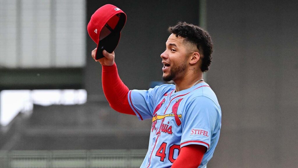 Cardinals’ Willson Contreras slams Brewers player after collision