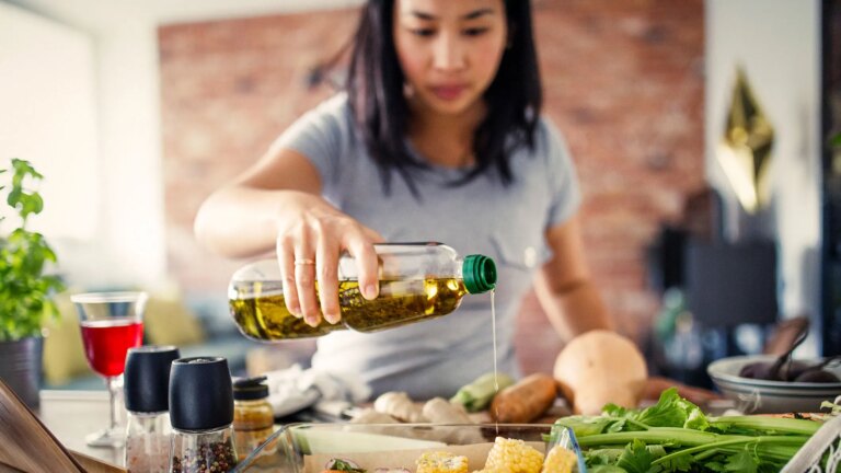 Linoleic acid in seed oils linked to lower inflammation, diabetes risk