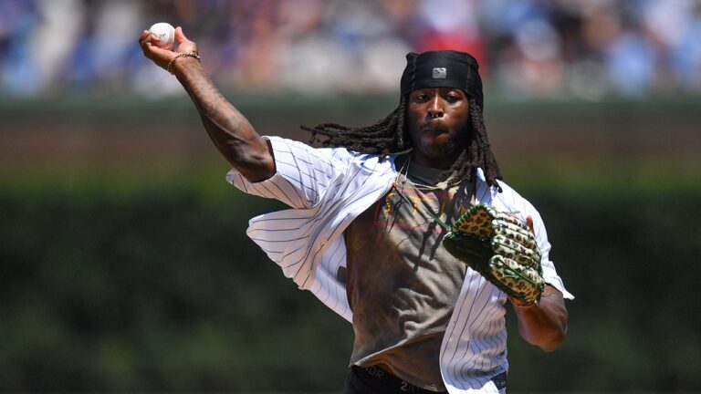 Saints’ Alvin Kamara throws atrocious first pitch at Cubs game, asks for do-over