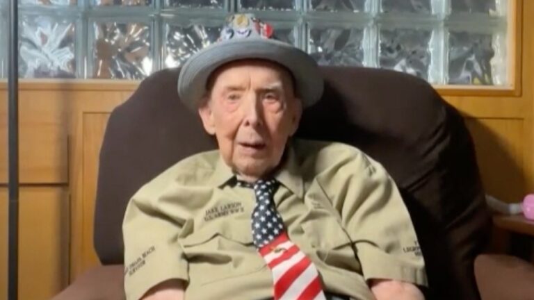 102-year-old WWII veteran becomes TikTok sensation sharing war stories