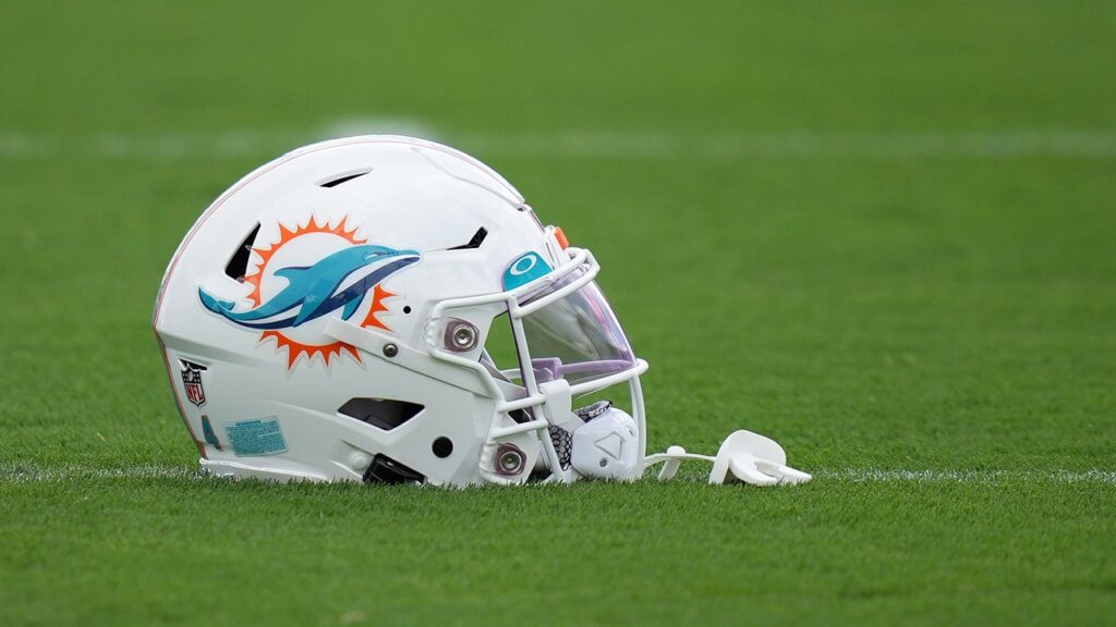 Former NFL star claims Dolphins leadership is ‘terrified’ of team’s own players