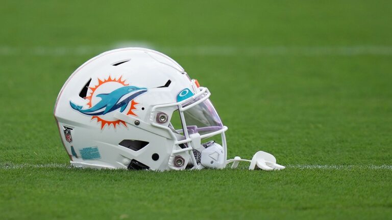 Former NFL star claims Dolphins leadership is ‘terrified’ of team’s own players