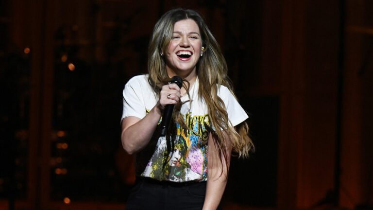 Kelly Clarkson resumes Las Vegas residency shows after last-minute postponement