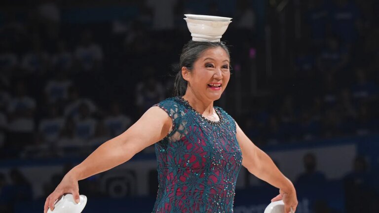 Performer Red Panda injured in fall during Fever-Lynx halftime show
