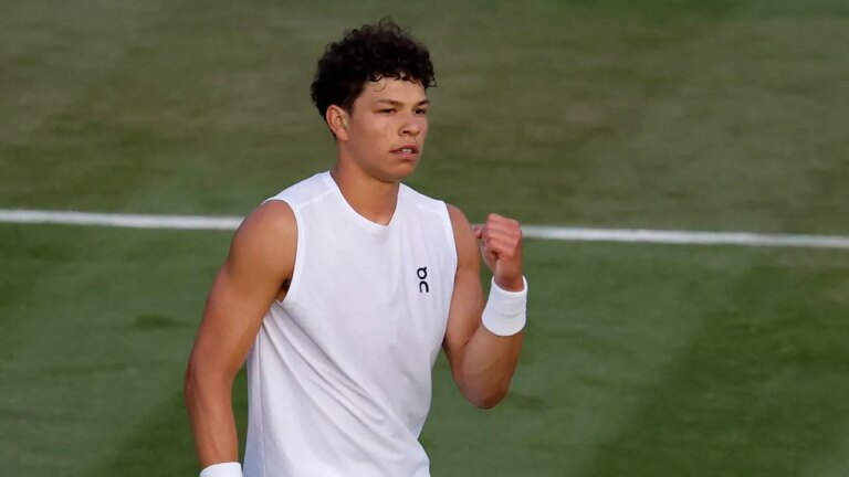 Wimbledon: Ben Shelton takes one minute to defeat opponent after suspended match