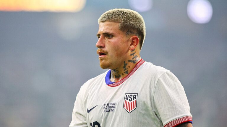 Mexico defends Gold Cup title with 2-1 comeback victory over USMNT