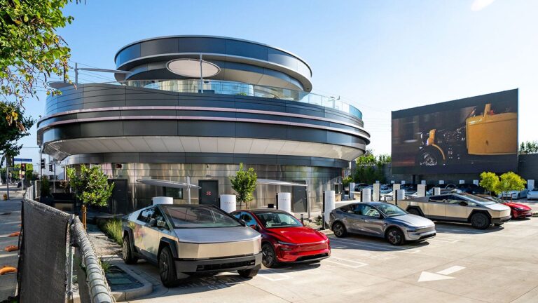 Elon Musk praises Tesla diner as ‘one of the coolest spots in LA’