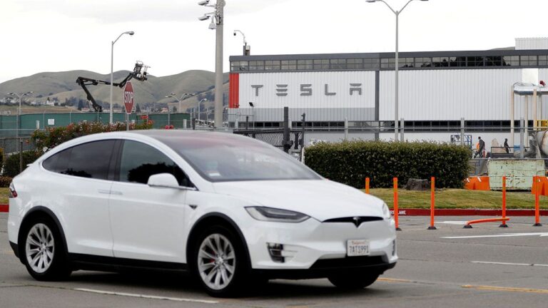 Elon Musk says Grok AI coming to Tesla vehicles next week