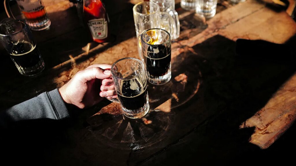 Americans ditch alcohol in record numbers, citing health concerns