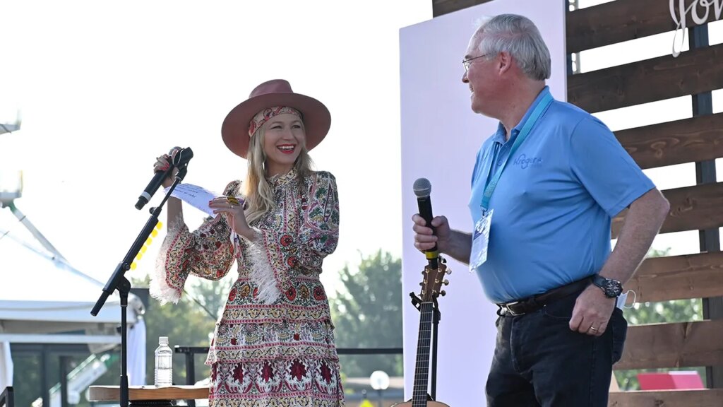Pop star Jewel’s lawsuit forces former Kroger CEO to explain departure: docs Pop star Jewel’s lawsuit forces former Kroger CEO to explain departure: docs