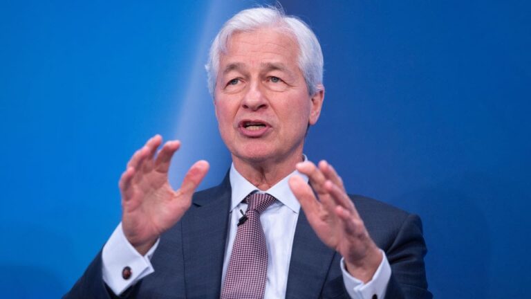 Jamie Dimon discusses economic risks and JPMorgan succession plans