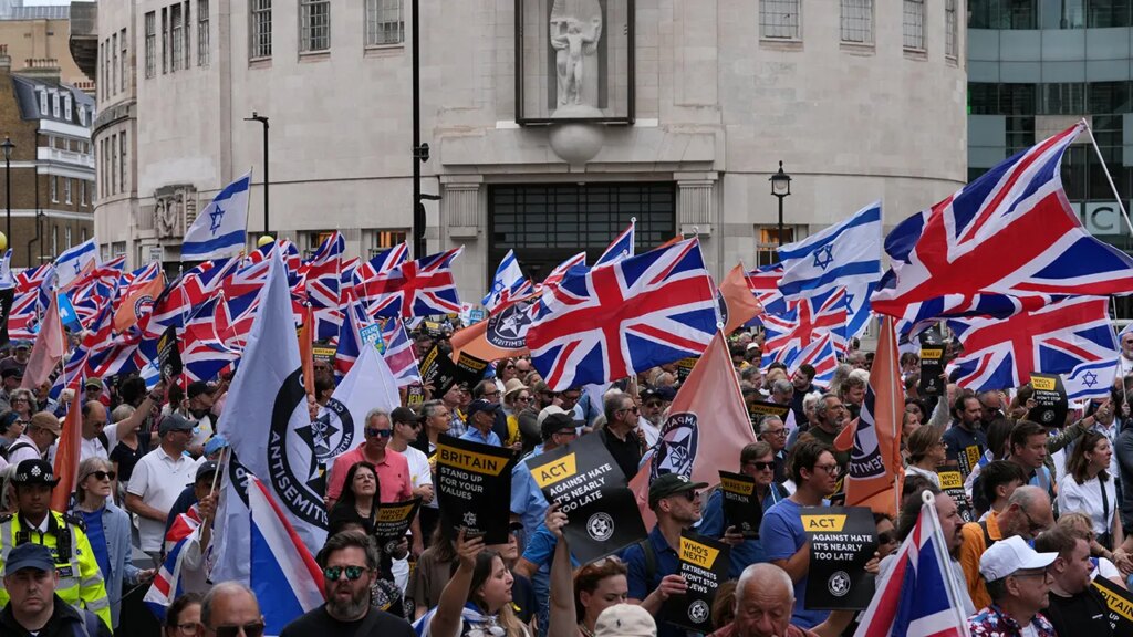 UK government blasted for weak response to huge antisemitism protest UK government blasted for weak response to huge antisemitism protest