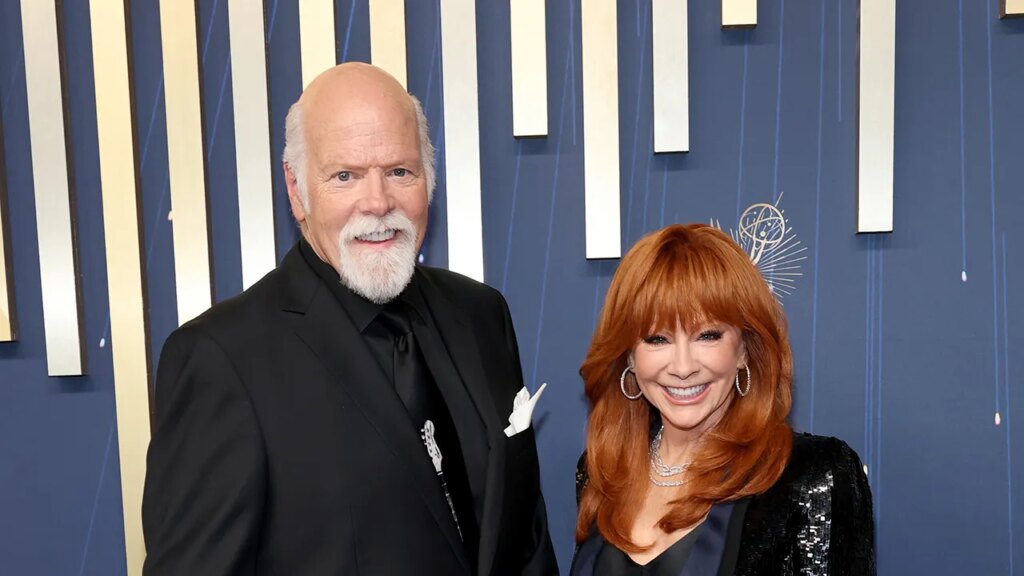 Reba McEntire engaged to Rex Linn after 5 years of dating