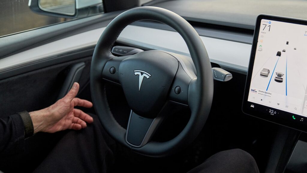 Tesla Full Self-Driving under federal probe for running red lights
