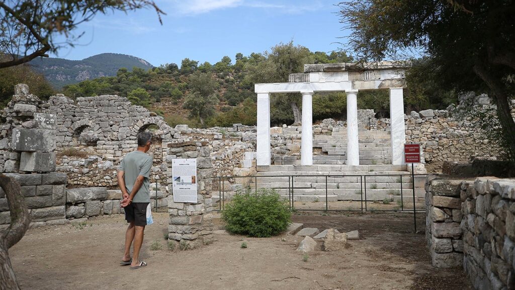 Archaeologists find Roman hospital-turned-Christian sanctuary in Turkey excavation