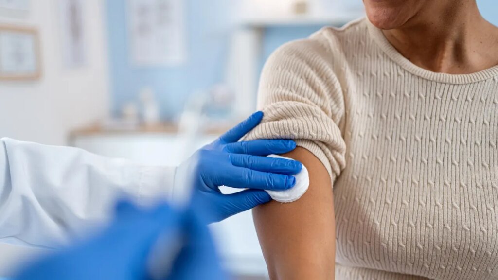 COVID vaccine linked to kidney injury, respiratory infections in studies